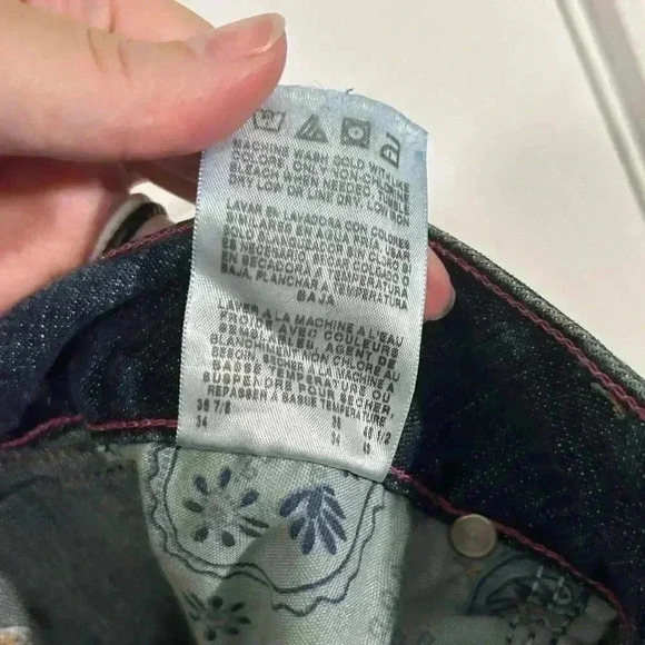 Wrangler Premium Patch jeans. Darker denim wash size 11/12 x 34 length Low Rise - Picture 12 of 12